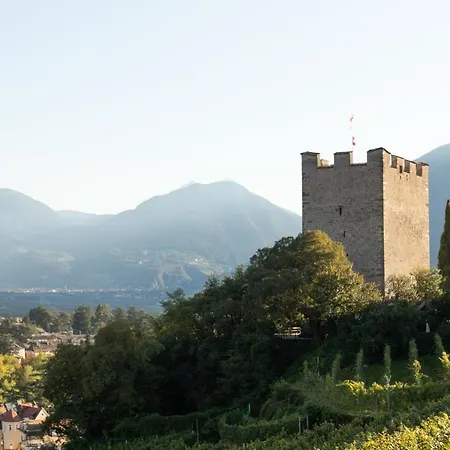 Avista Sky Apartment